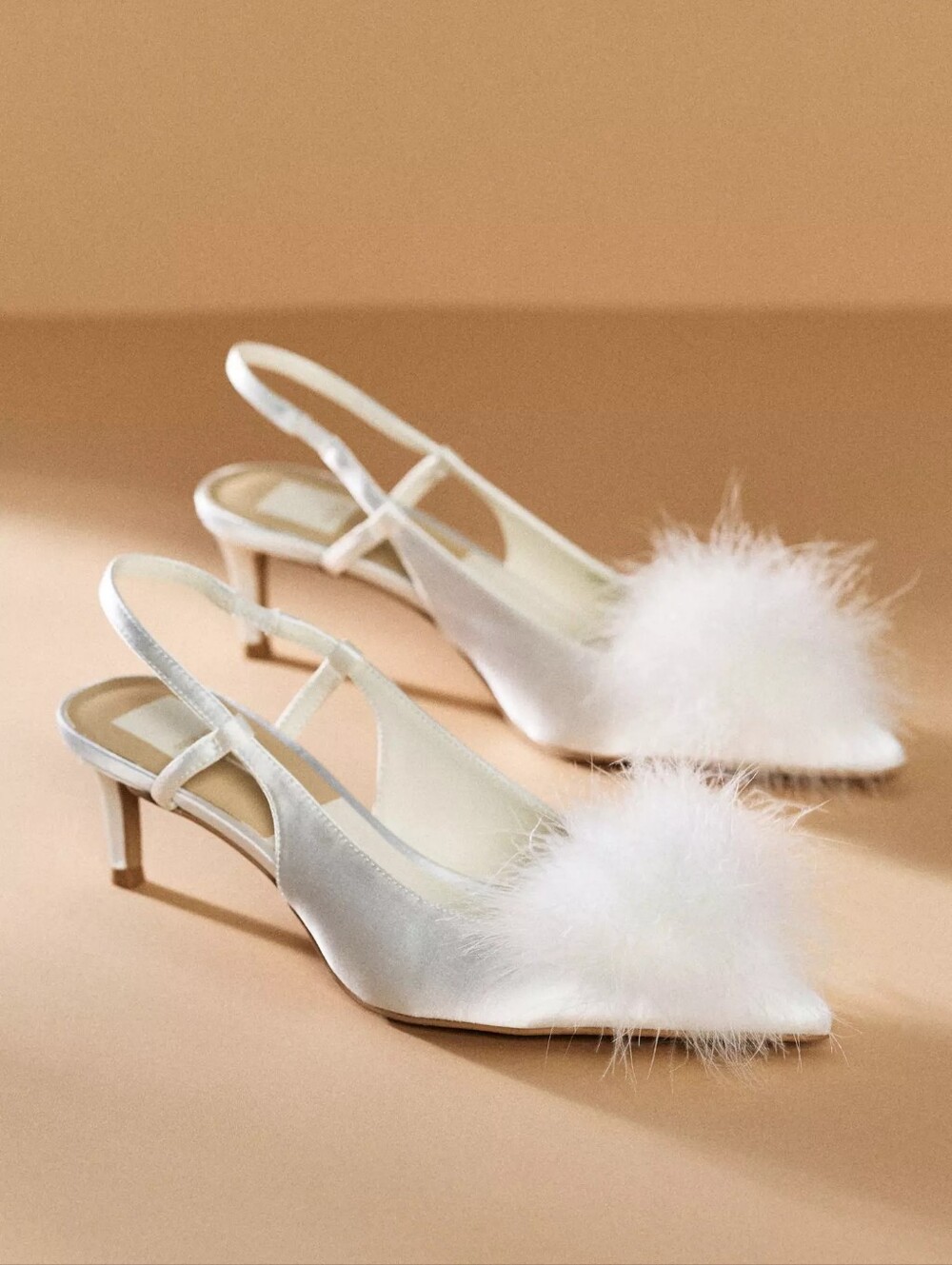 NWT Dolce Vita Kamy Faux Fur Slingback Heels - True White Satin